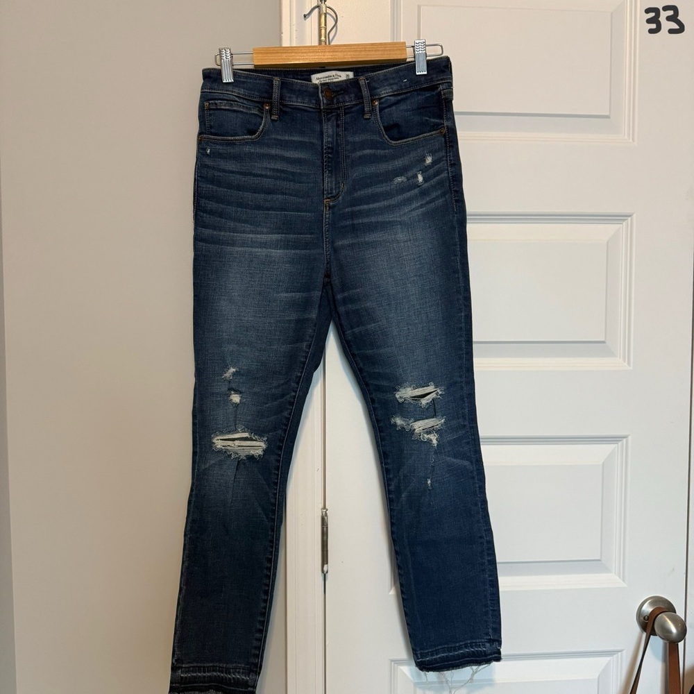 Abercrombie & Fitch The Super Skinny Ankle High Rise Jeans | Size 30/10R